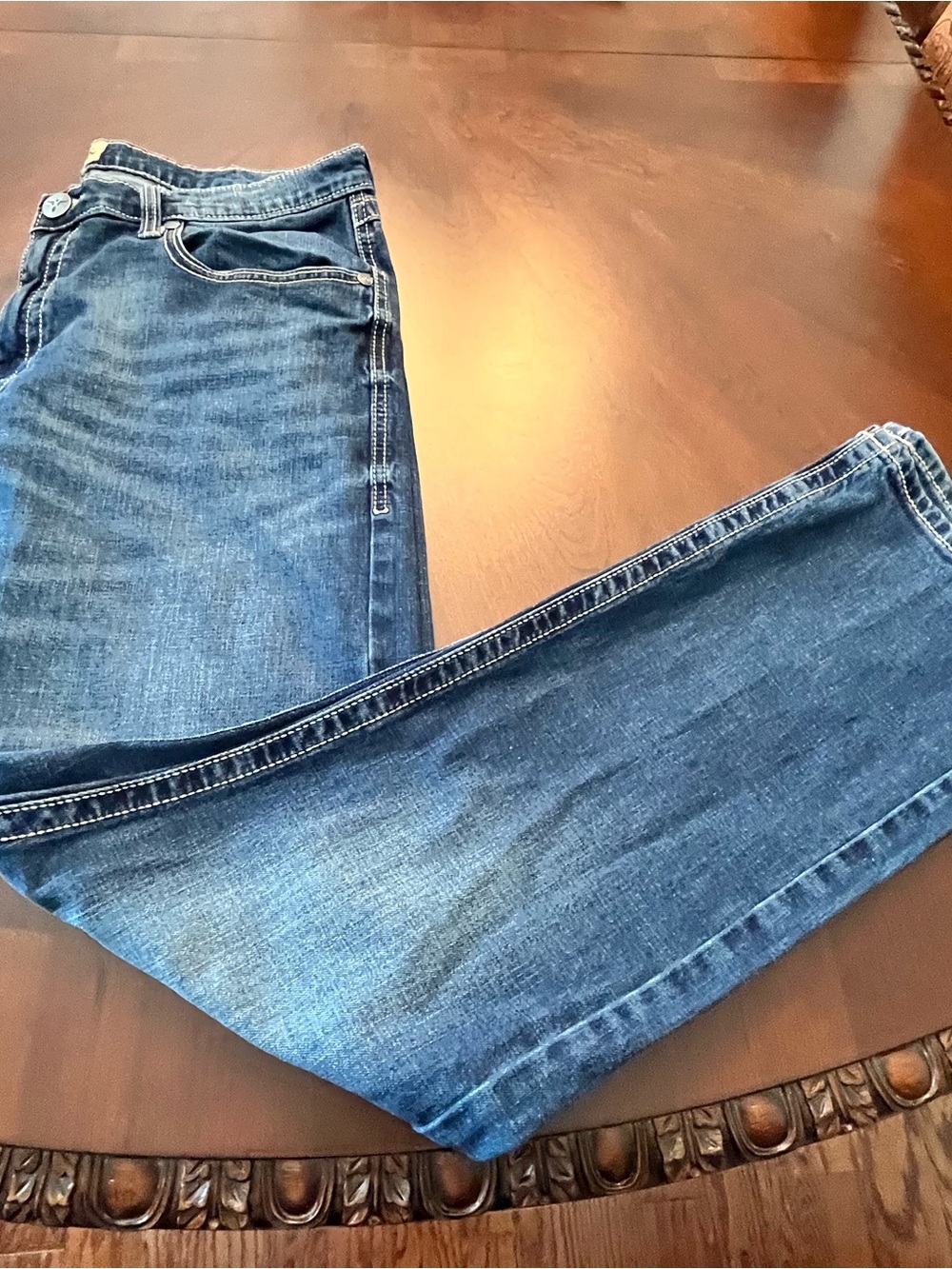 Wrangler 20X brand Men's Relaxed Jeans in Medium Blue Wash